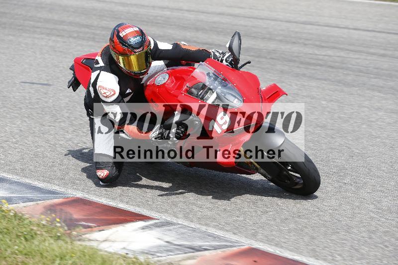 /27 12.06.2025 Ducati Schweiz Trackday Warmup  ADR/gruen-vert/19